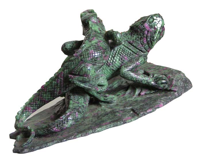 Carving of two Iguanas in Ruby and Zoisite.